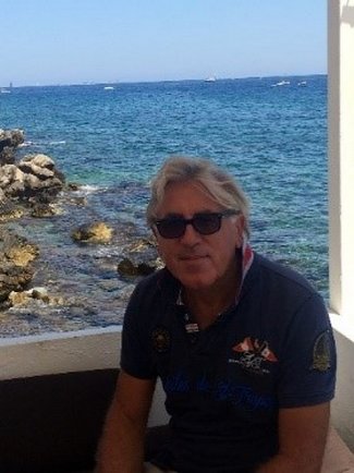 AU LARGE DE SAINT-TROPEZ 11